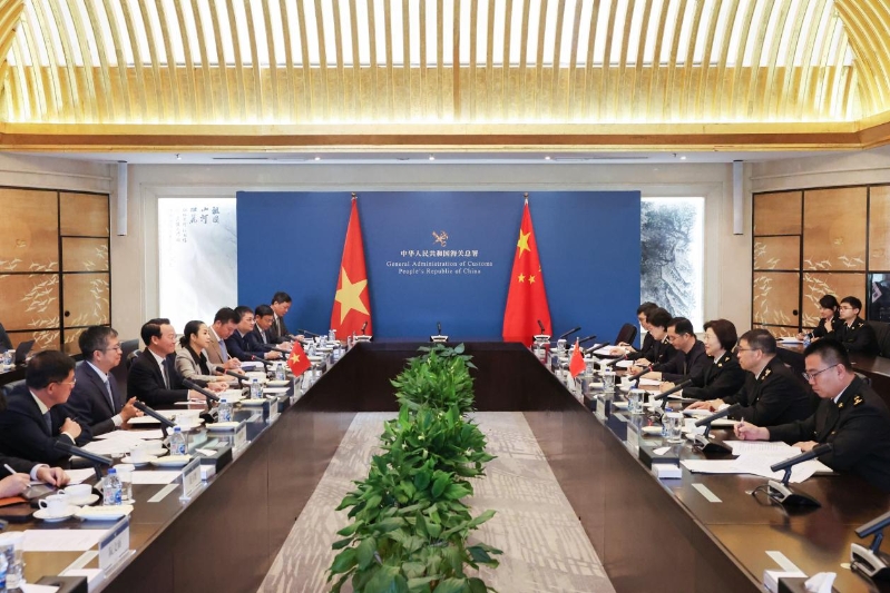 海关总署署长孙梅君会见越南农业与环境部部长杜德唯